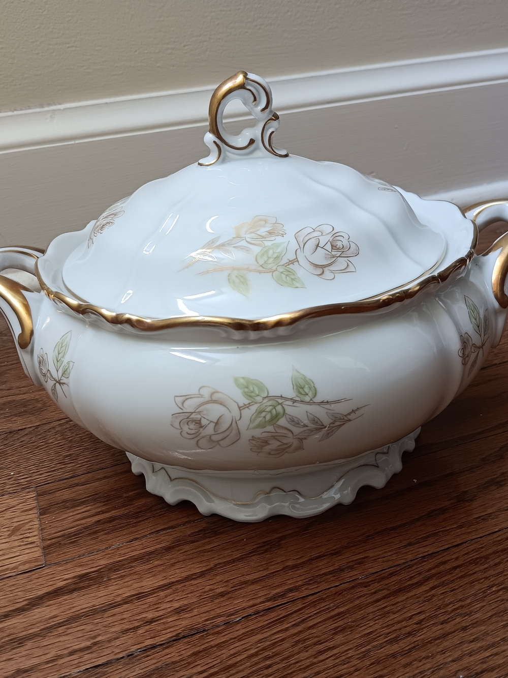 Vintage Edelstein Bavaria "Maria-Theresia" Covered Soup Tureen Gold Trim Floral